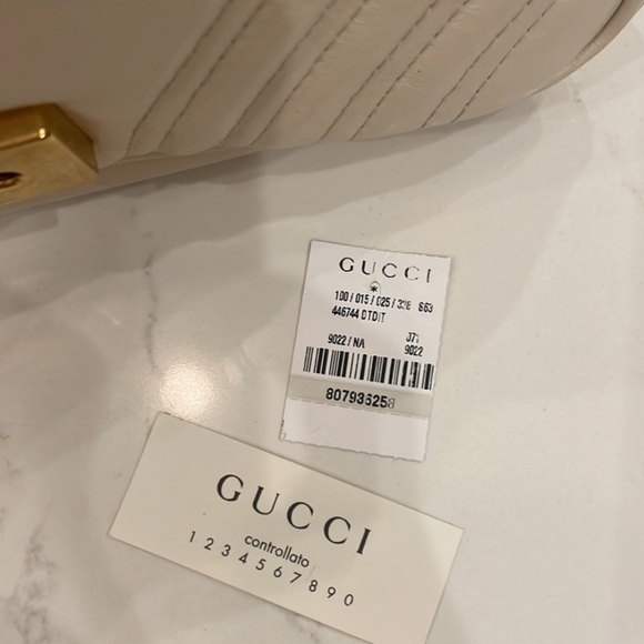 Authentic Gucci GG Marmont Mini Matelasse Leather Shoulder Bag - Picture 4 of 13